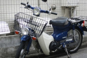 【愛媛】新聞配達中の男性、バイクにまたがったまま死亡