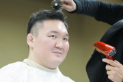 元白鵬の宮城野親方　新ヘア披露「髪の毛が少なくなったけど…１００点満点」