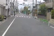 【悲報】女さん、自転車で逆走し逆ギレしてしまう・・・・・・・・・・・