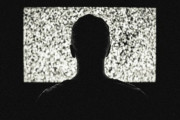 昔のテレビの「このメッセージが見えてるのは異常です。下記に電話してください」とかいうクソ怖いテロップ・・・。