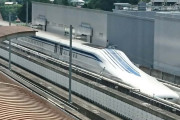 日本の新幹線をマッハ3で大爆走させた結果！【タイ人の反応】