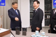 中韓首脳会談、贈られたスマホに李大統領「通信保安大丈夫か？」習近平「バックドア確認してみて(笑)」！