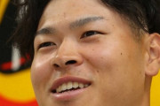 阪神・佐藤輝明、来季3年目で藤浪と並ぶ球団史上最高額8500万円で更改