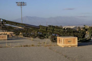 米海兵隊基地でウクライナへの緊急支援第二弾となるM777-155mm榴弾砲を輸送準備！