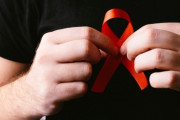 【性病】エイズ患者が15％増加　HIV感染の原因は同性間接触で感染者、患者の9割が男性