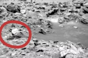 【宇宙】火星で発見された「アッシリアの神の像」に衝撃