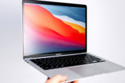 【噂】MacBook Air M4、2025年1月1日午前0時発売か