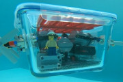 「レゴの新たな可能性！」レゴを搭載した潜水艦　海外の反応