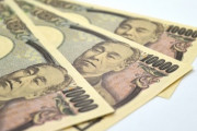 【愚痴】旦那が「結婚祝いに3万渡して、産後にプレゼントをする」と言って聞かない。
