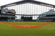 エスコンフィールド、期間限定で草野球チームに貸し出し