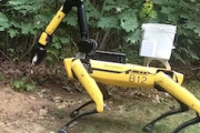ボストンダイナミクスがスポットロボットの新たな動画を公開する。