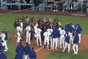 ドジャース戦で乱闘騒ぎ　大谷と松井も参戦