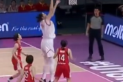 【動画】女子バスケ日本代表、中国の220センチの選手を崩せず咽び泣く