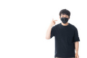【朗報】「黒マスク」、コロナ禍で完全に市民権を得る