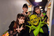 【海外】BABYMETALとNekrogoblikonのバックステージショット