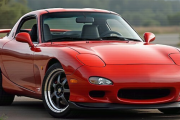 友人はRX-7が好きで高校生の時からバイト等で貯めたお金で購入したんだけど、嫁さんに「もっと実用的な車にして」とキレられて・・・
