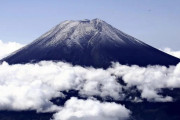 【富士山】吉田ルート７合目、登山ツアー中の７５歳男性死亡…山梨県側での死者は今シーズン初