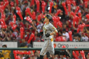 ２試合連続先発落ちの阪神・佐藤輝は代打で左飛　満塁の絶好機で登場も阪神ファンはため息