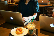 【話題】スタバでMacを広げる人の残念すぎる仕事効率