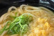くら寿司社員による「500円でくら寿司を攻略する方法」がすごい　かけうどん、えび天にぎり、茶碗蒸しを組み合わせて新メニューを創造