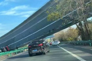 中国で高速道路が倒壊、横倒しになってしまう…