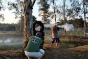 【動画】ロケット花火合戦のミラクルショットくっそ笑うｗｗｗｗｗ