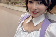 上原亜衣「女優時代以来のメイド服～♪」ﾊﾟｼｬ