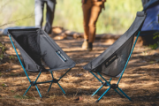 「キャンプギアの定番アイテム、ヘリノックス チェアワンが選ばれる理由とは？」