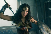 『ワンダーウーマン』のガル・ガドットさんがインスタに目を覆いたくなるほど危険な画像を投稿する