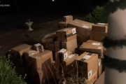 Amazonからいきなり約800個のグルーガンなど100箱以上の荷物が届いた家主注文していない」と困惑　→衝撃の事実が・・・