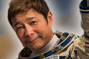 【？？】宇宙旅行中の前澤友作氏、一部から「宇宙に行ってない」と疑惑を持たれてしまう