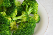 ブロッコリー「うまい！安い！調理が楽！栄養価高い！」←バズらない理由