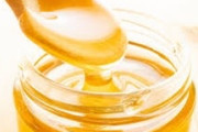 寝る前にコップ1杯の蜂蜜を飲むとぐっすり眠れるらしい