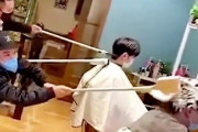 新型コロナ対策が万全な中国の床屋に海外びっくり仰天！（海外の反応）