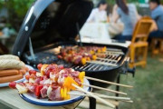 【悲劇】多摩川の3密BBQを激写しようとマスコミが殺到→新たな3密を作り上げてしまうｗｗｗｗｗ