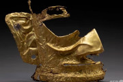 中国で「謎の文明」の黄金仮面見つかる　3000年前の遺跡から出土