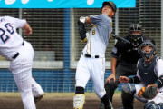 阪神佐藤輝明規格外パワー、平凡？飛球が頭上越えた