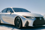 レクサス、マイナーチェンジした新型「IS」世界初公開 |  このグリルも見飽きたわ  |  どこをチェンジ？  |  イスラミックステート、IS
