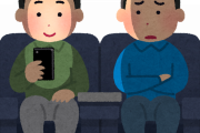 映画上映中にスマホを見てしまう若者が続出「2時間は耐えられない」