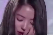 韓国のアイドルさん、生放送中に鼻がおかしくなってしまう