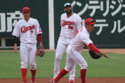 カープ「安部VS堂林」一塁定位置争い　松山離脱で再燃