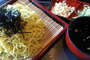 ざるラーメン頼んだらざる蕎麦みたいにわさびがついてるんやが