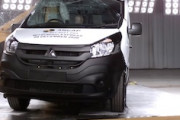 三菱の商用バンが自動車安全試験（ANCAP）で史上初の０つ星という不名誉に輝く。