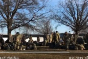 速報：ワシントンDCへ更に多くの州兵がバスで到着。