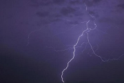 宮崎県、ありえない雷が鳴ってしまう