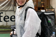 【朗報】ウーバーイーツ配達員女子、美人すぎる！！