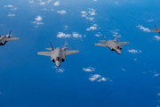 太平洋で編隊を組む日米豪のF-35ステルス戦闘機…コープノース25演習！