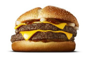 【悲報】マックのサムライマックダブル肉厚ビーフソース抜き、ガチで流行るｗｗｗｗ