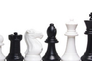 【悲報】「チェスは白が先行なので黒人差別。ルールの変更が必要です」