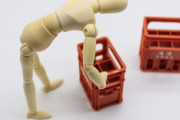 【画像】運送業者「腰を傷めない荷物の持ち方がこれです」→11万いいね